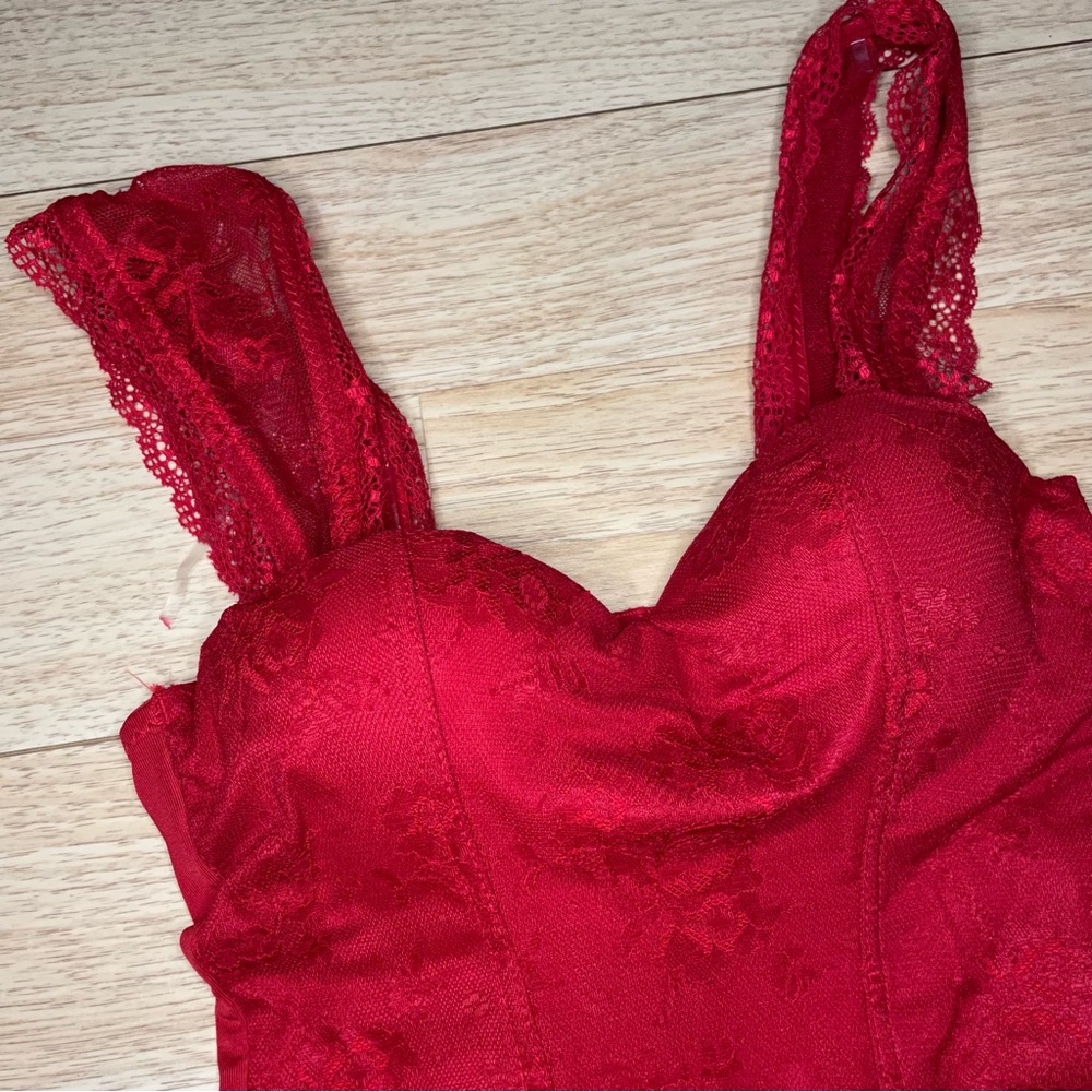 Small Red Lace Corset Top - Picture 5 of 9